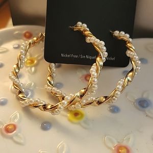 Pearl & gold twist hoop earrings